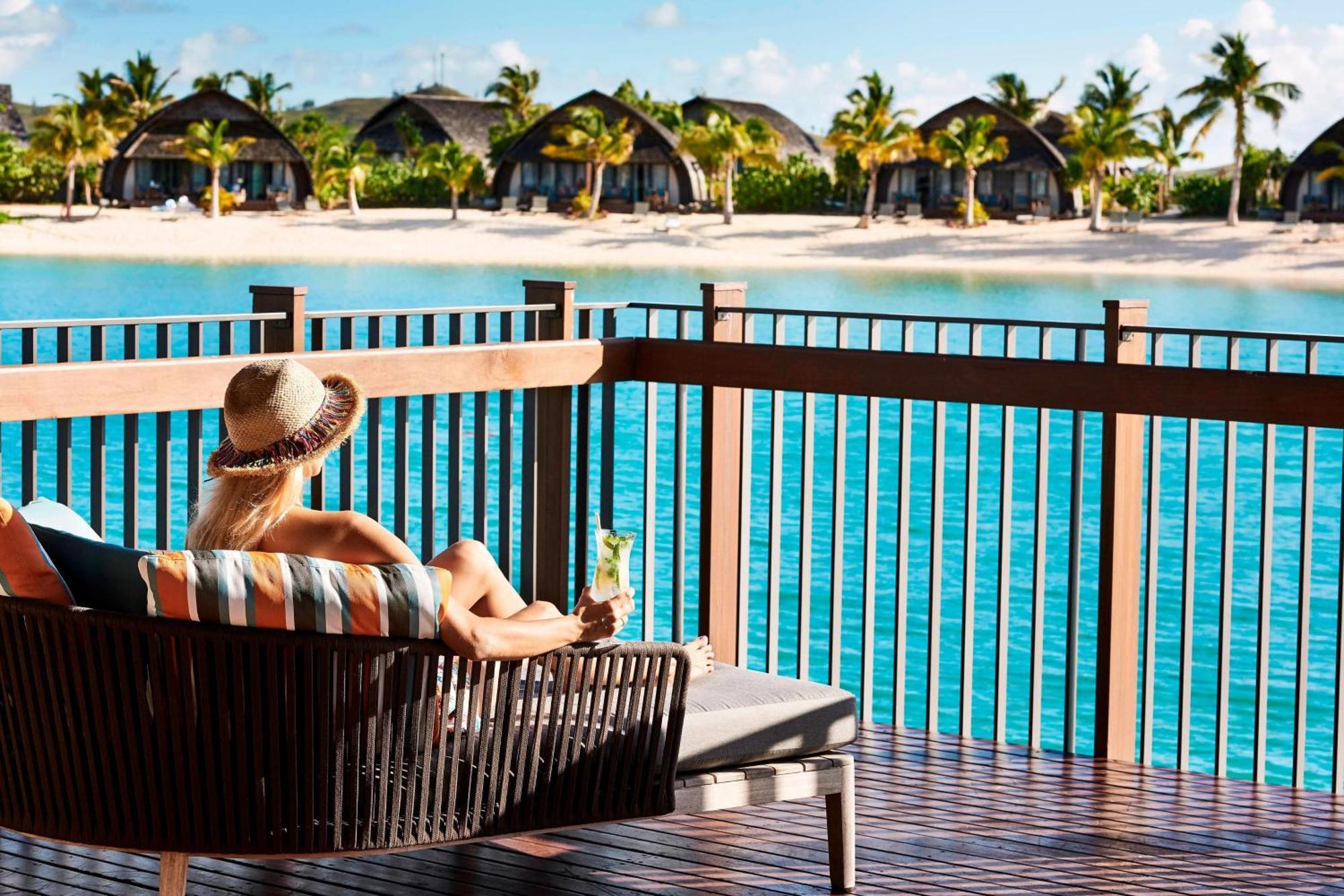 Fiji Marriott Resort Momi Bay Екстериор снимка A view of the beach from the resort