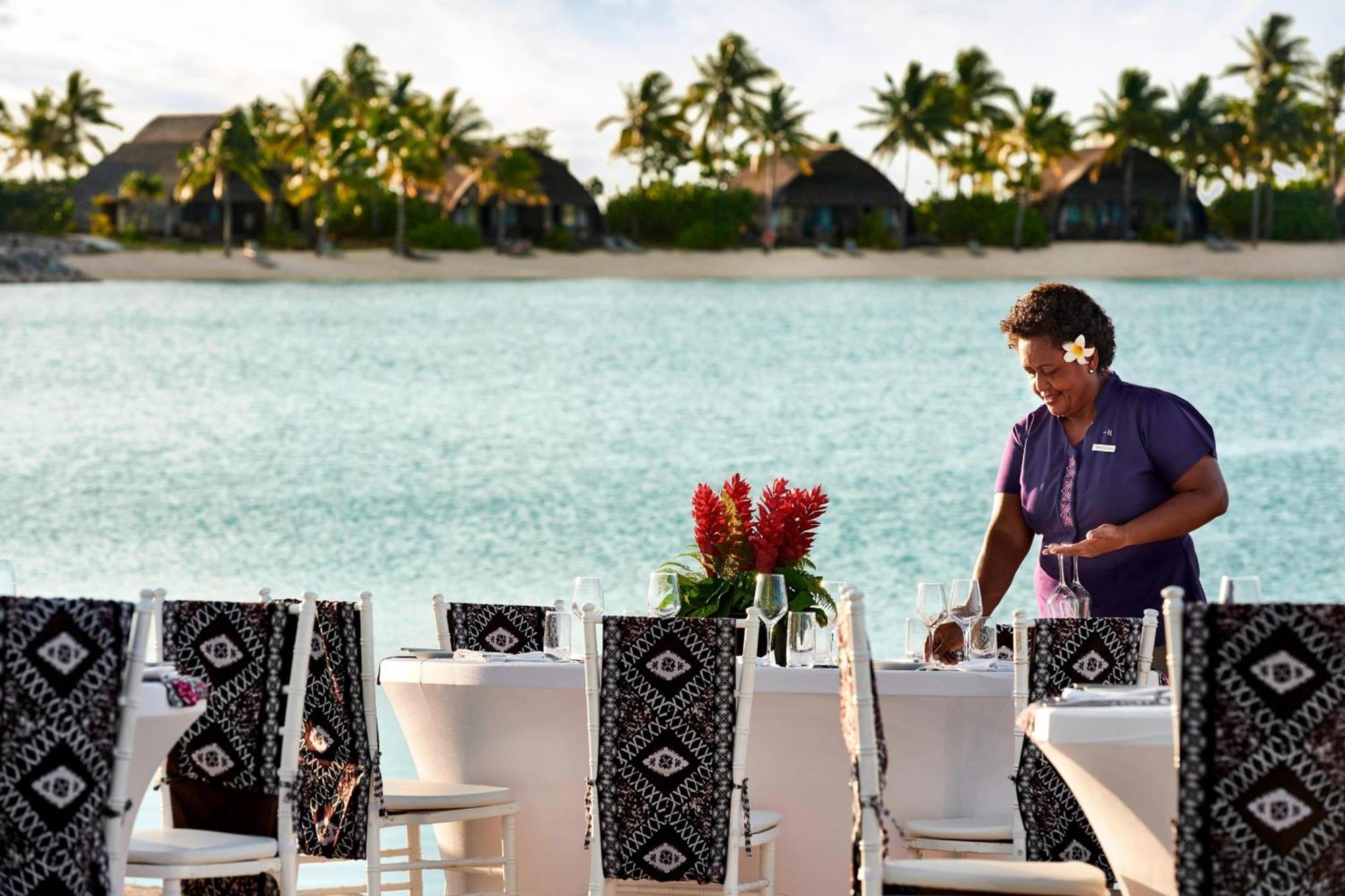 Fiji Marriott Resort Momi Bay Екстериор снимка A restaurant at the resort