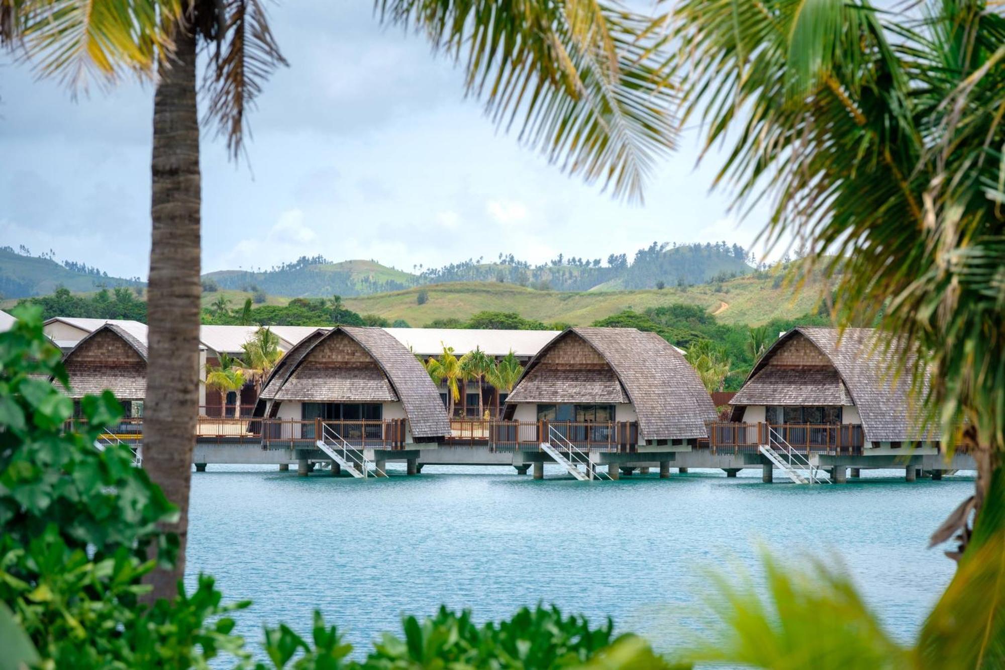 Fiji Marriott Resort Momi Bay Екстериор снимка Overwater bungalows